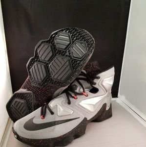 Nike Lebron 13 Ruber City - Hot Lava